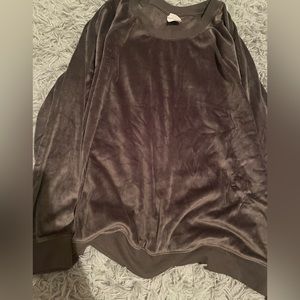 Grey very soft crew.